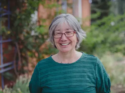 headshot of Deb Fahey Ward 2